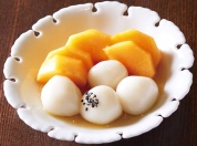 柿と白玉みりんソースがけ